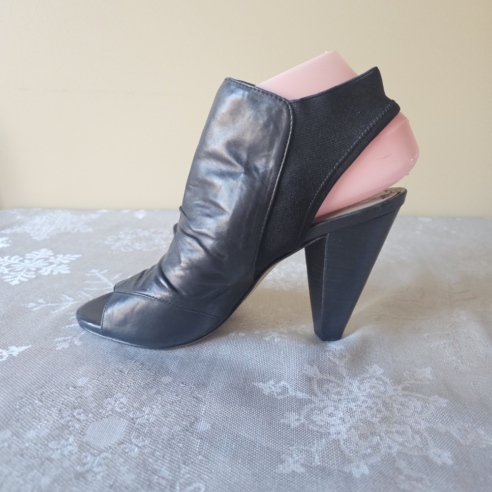 Vince Camuto High Heel Shoes Leather Black  Peep-Toe Sz 6.5M